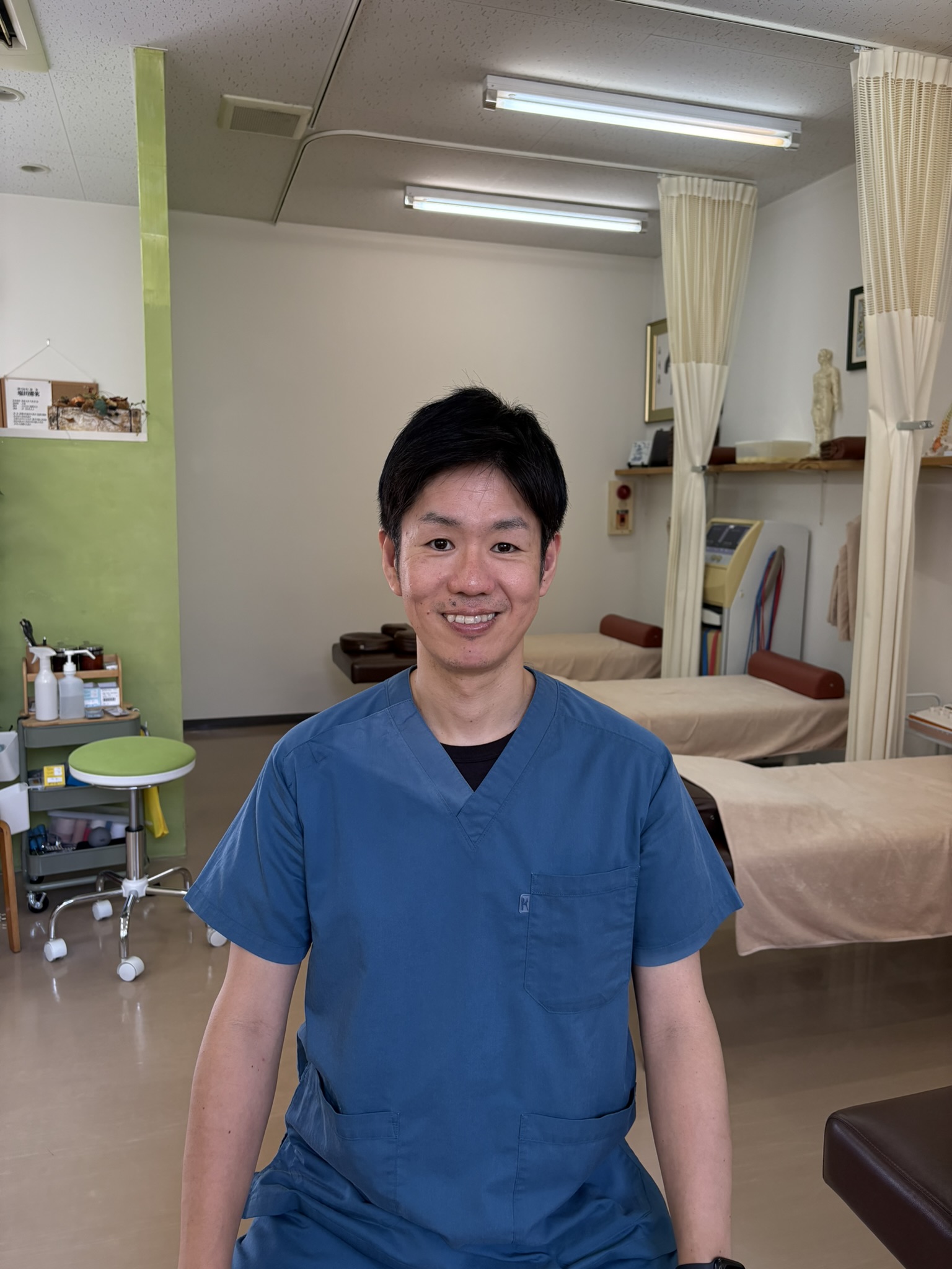 いわはし鍼灸整骨院の院長正面写真
